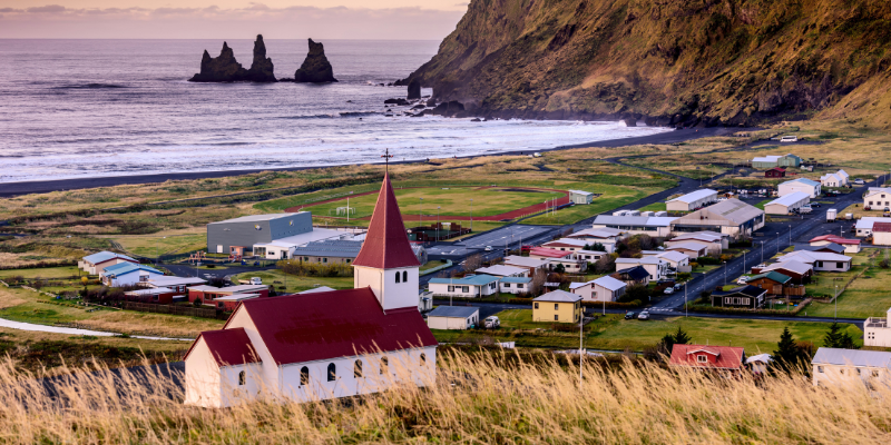 Iceland - Featured Image - Iceland 7 Day Travel Itinerary